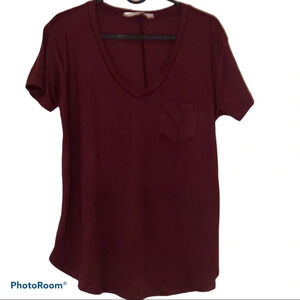 Bluenotes  Burgundy knit VNeck top Sz S
